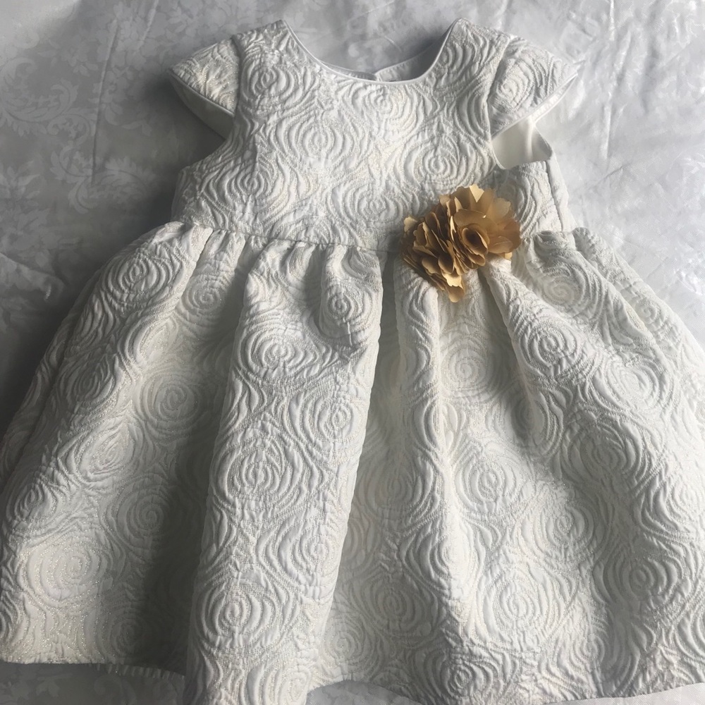 Pippa&Julie Beautiful white brocade dress